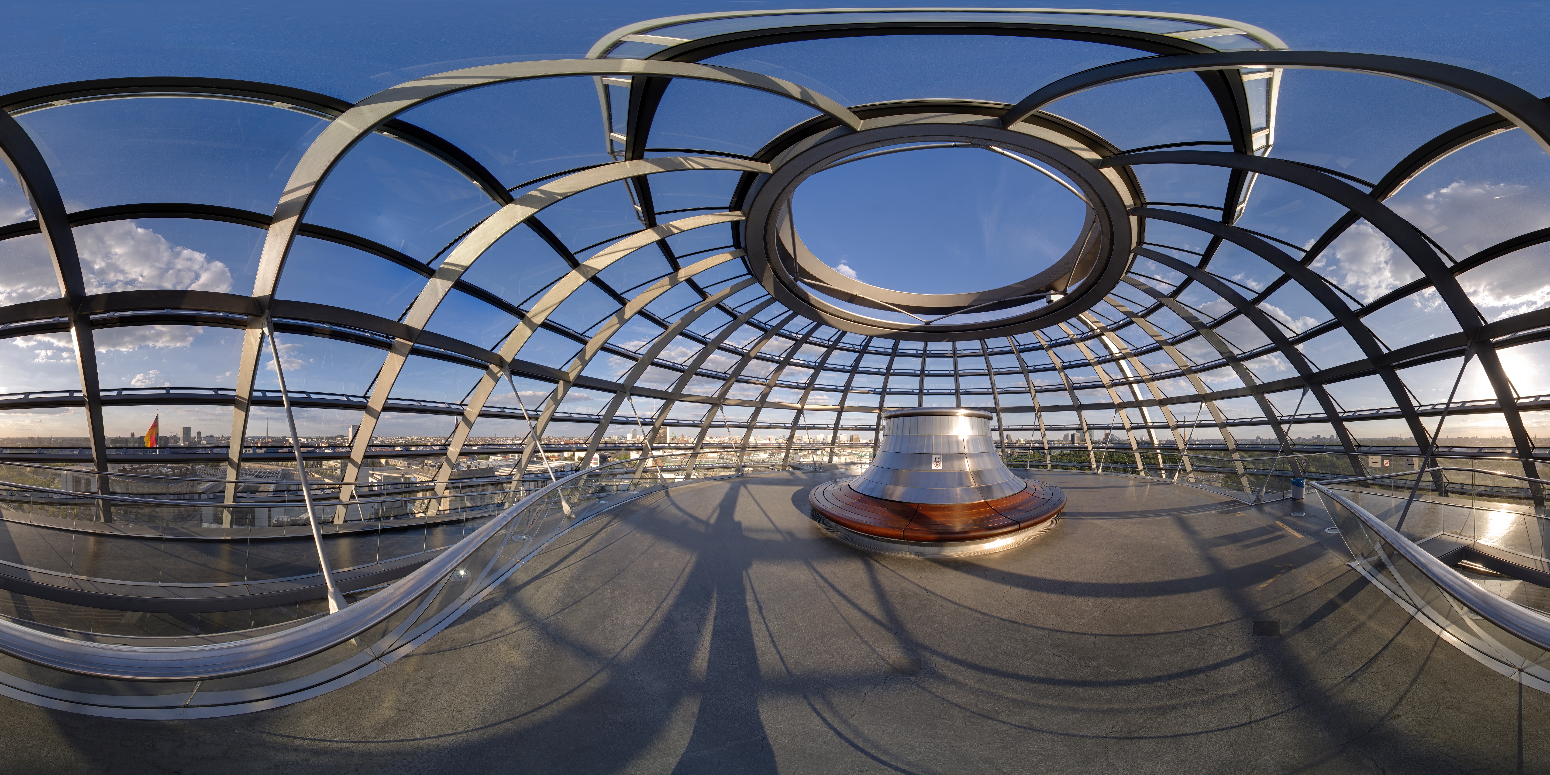 360° Panorama von der oberen Ebene der Reichstagskuppel im Reichstagsgebäude, Berlin, Deutschland