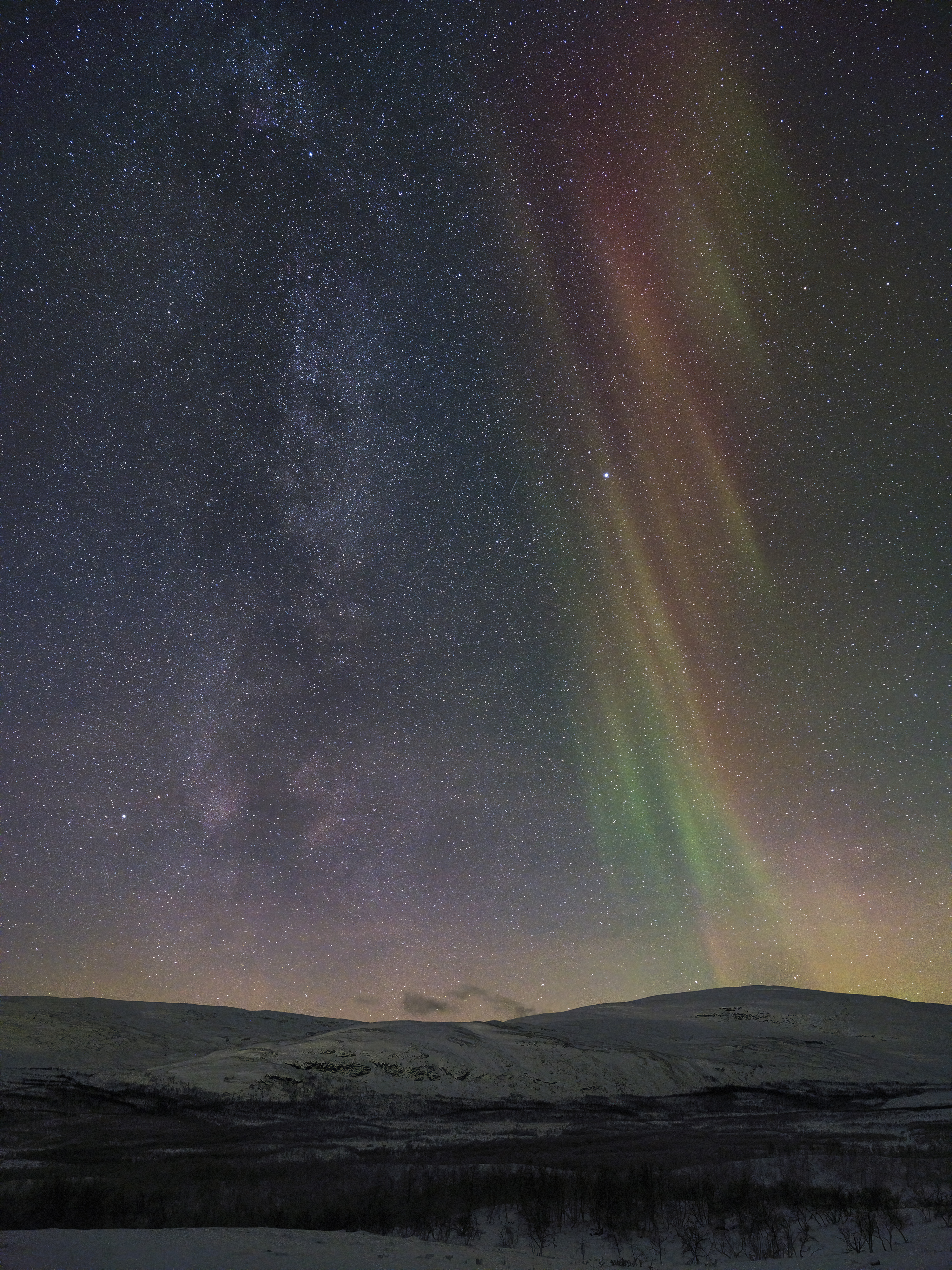 Milchstraße und Nordlicht