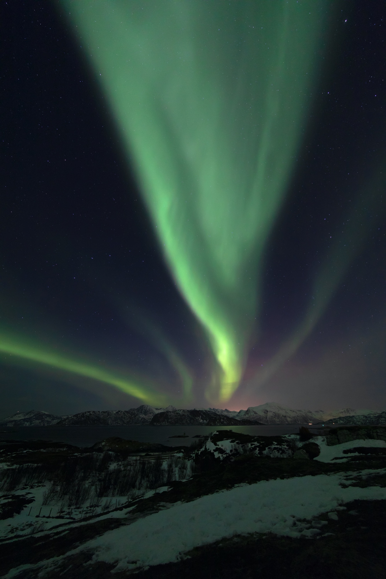 nach oben hin breiter