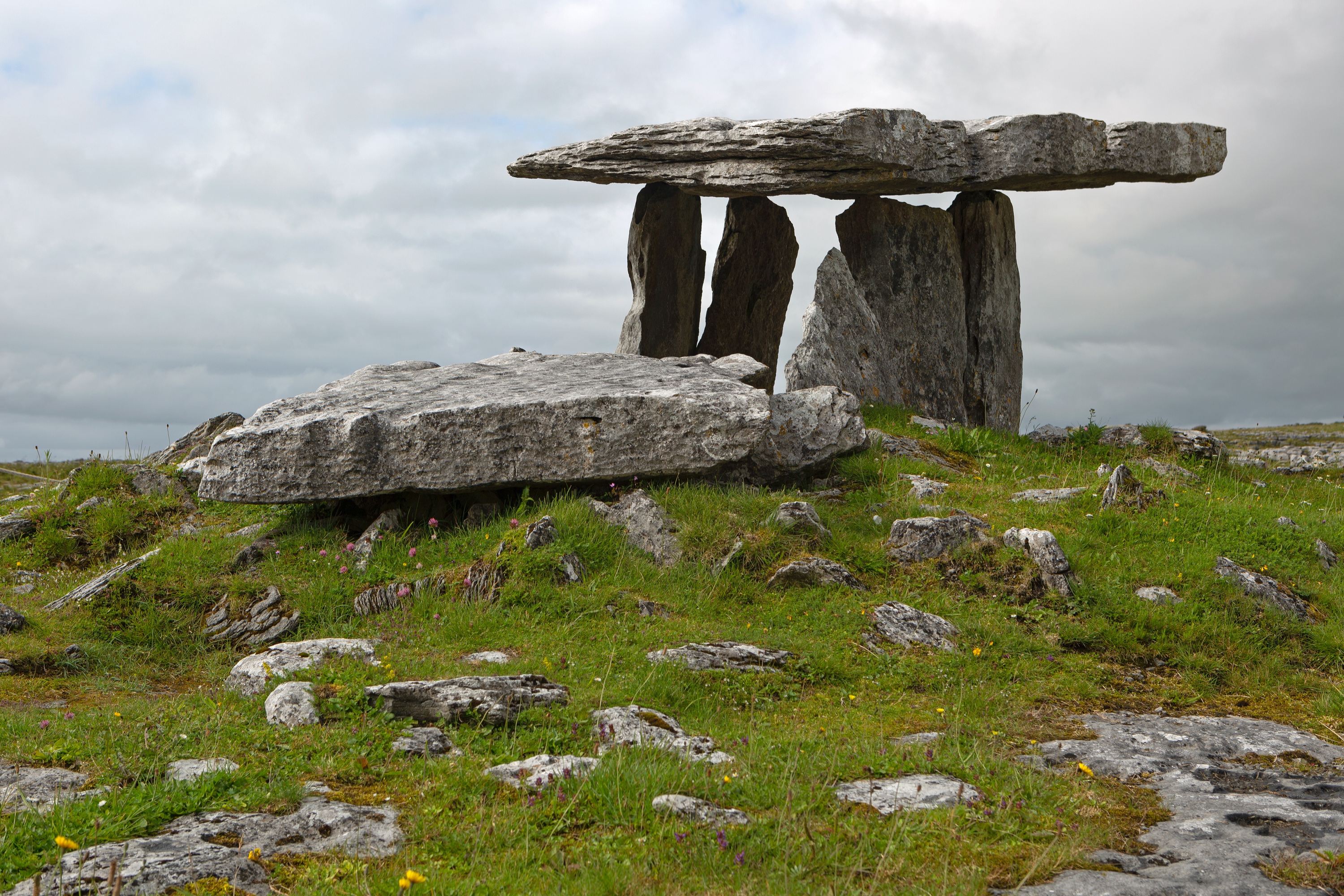 Poulnabrone Dolmen