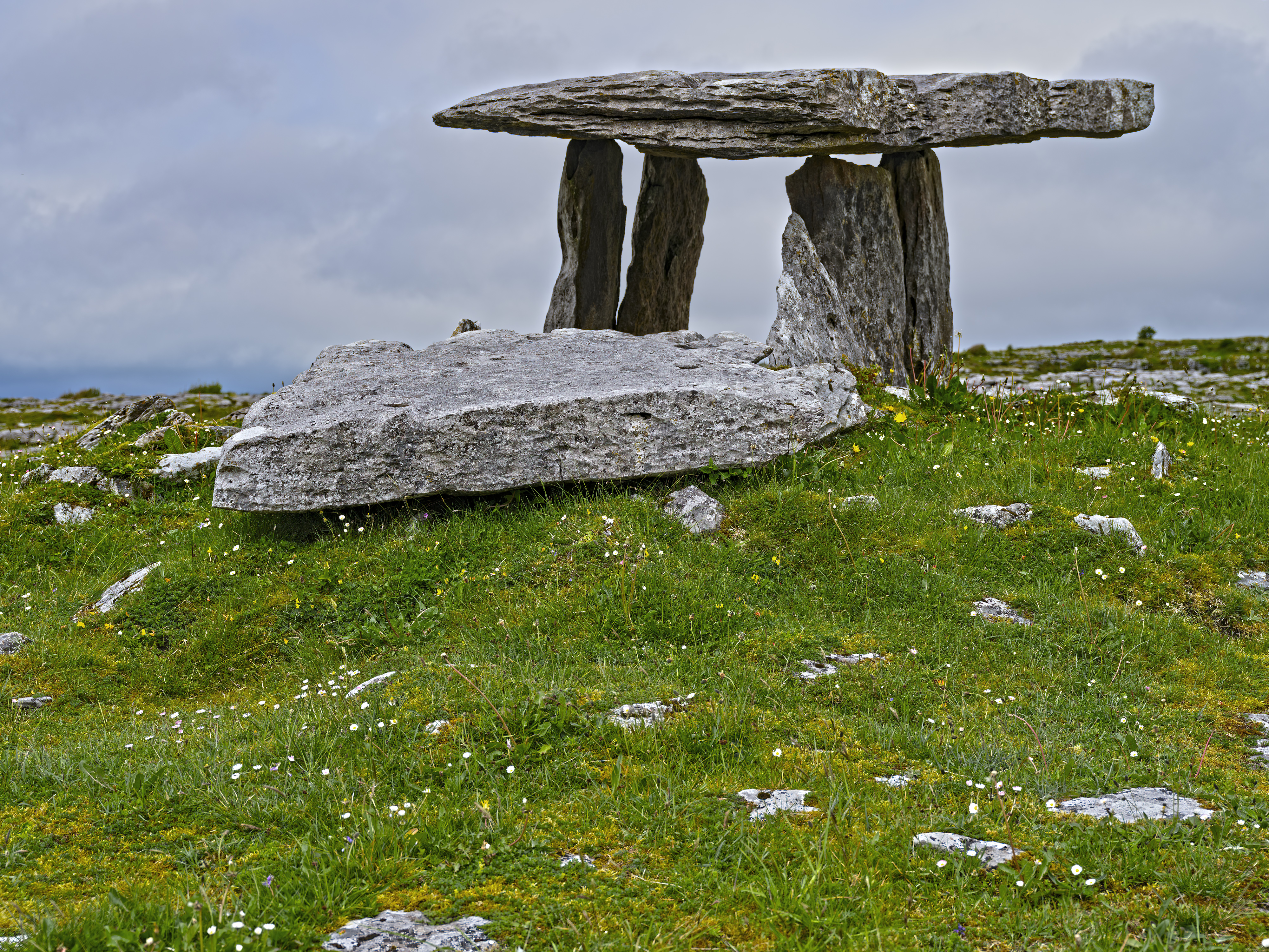 Poulnabrone Dolmen