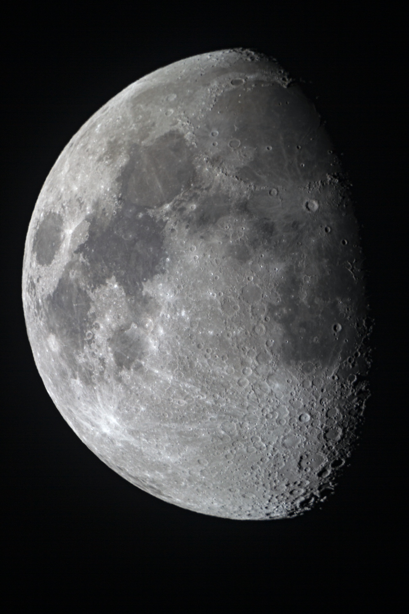 Mond über dem Altiplano mit Teleskop fotografiert